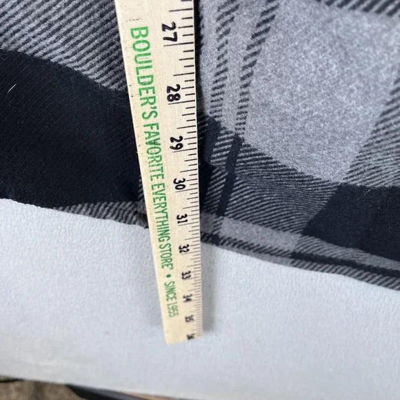 Orvis Shirt Mens Medium Gray Black Plaid Flannel Button Up Heavyweight Pockets - Picture 5 of 10